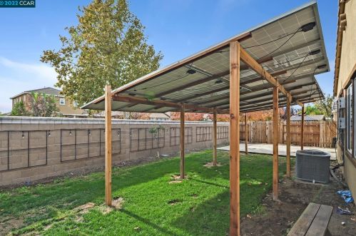 2243 Eastport Dr, Oakley CA  94561-3539 exterior