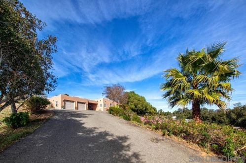 6960 Lilac Rd, Bonsall CA  92003-4312 exterior