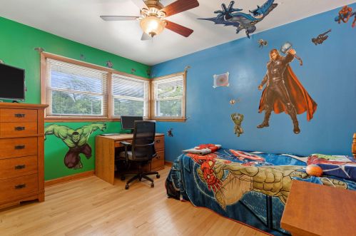 6236 Kinnickinnic Riv Pkwy, Milwaukee WI 53219-3010 exterior