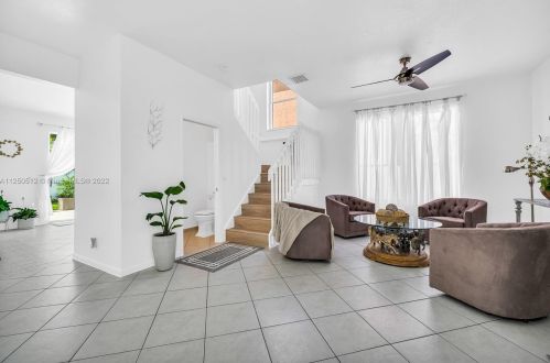 15042 20th St, Hollywood, FL 33027-4363