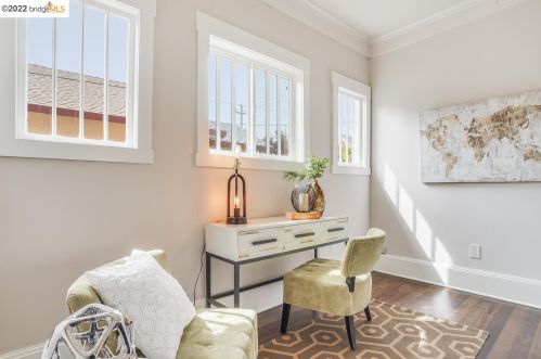 721 45 St, Oakland CA 94609-1802 exterior