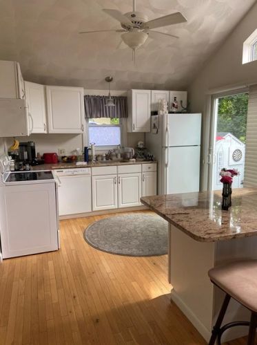 10 Watson Ave, South Kingstown, RI 02882-3630