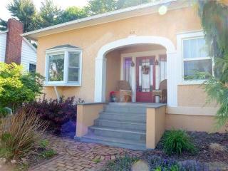 513 Pinecrest Rd, Endicott, NY 13760-4637
