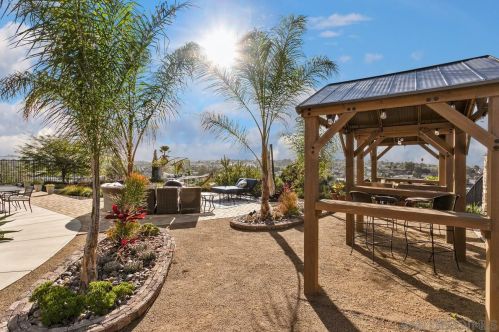 1824 Hayden Ranch Rd, Vista, CA