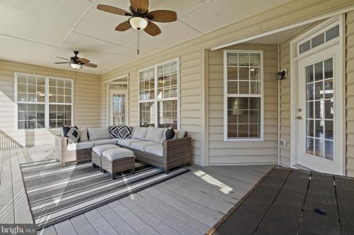 16143 Jordan Crest Ct, Haymarket VA  20169-4943 exterior