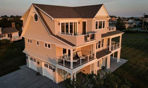 154 Saltaire Ave, South Kingstown, RI 02882-6038