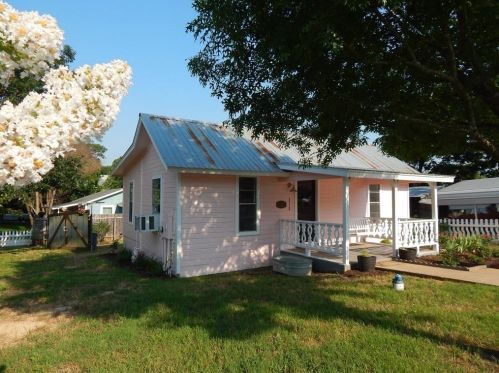 312 College St, Georgetown TX  78626-5105 exterior