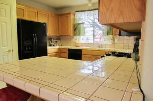 766 Amelia Ct, Los Banos CA 93635-2623 exterior