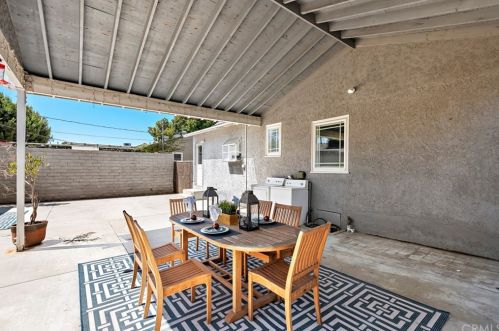 6546 Clybourn Ave, North Hollywood CA  91606-2730 exterior