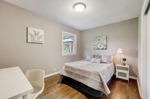 10043 Greenview Dr, Thiensville WI  53092-5749 exterior