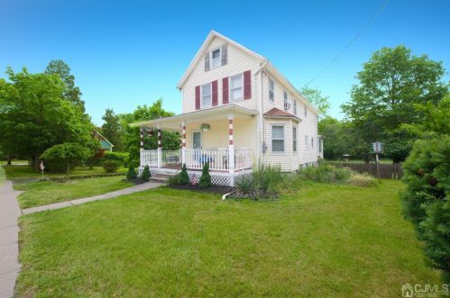 132 Main St, Helmetta, NJ 08828-1020