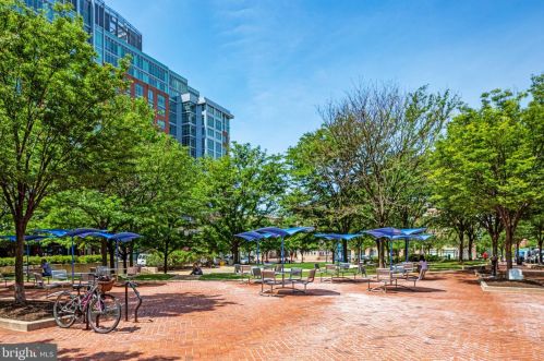 12146 Chancery Sta Cir, Herndon VA 20190-5801 exterior