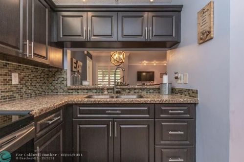 11454 10th St, Hollywood, FL 33026-3831