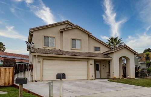 1261 El Cerro Dr, Hollister, CA 95023-6710