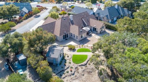 245 Plancha Way, Pismo Beach CA  93420-4611 exterior