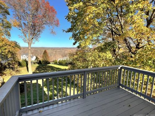 35 Riverview Rd, Rocky Hill CT  06067-1569 exterior