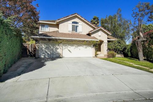 2100 Hemlock Ct, Hollister, CA 95023-7546