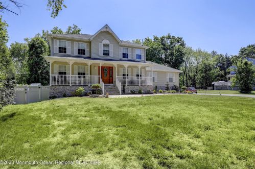 47 Strickland Rd, East Freehold, NJ 07728-8512