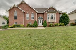 142 Observatory Dr, Clarksville, TN 37040-8580