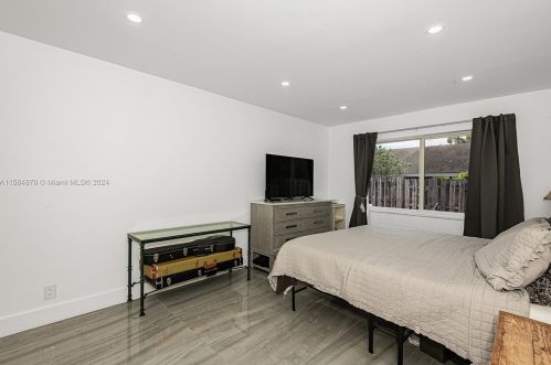 2634 38 Ave, Hollywood FL 33021-1937 exterior