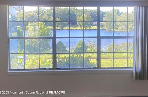697 Plymouth Dr, Lakewood, NJ 08701-7872