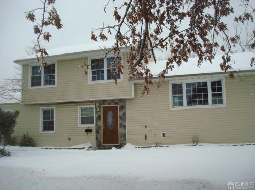 139 Rues Ln, East Brunswick NJ  08816-4241 exterior