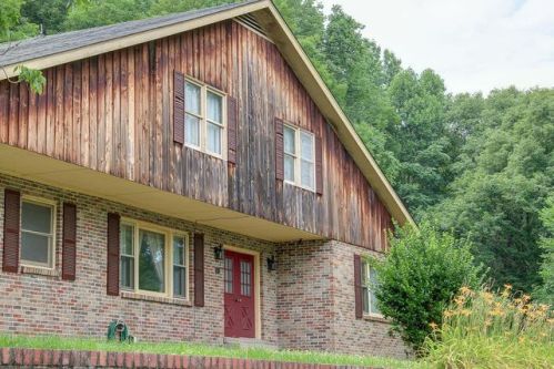 1944 Shell Rd, Hendersonville, TN 37075-8417