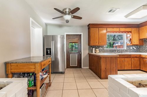 5872 60th Ave, Saint Petersburg FL  33709-1993 exterior