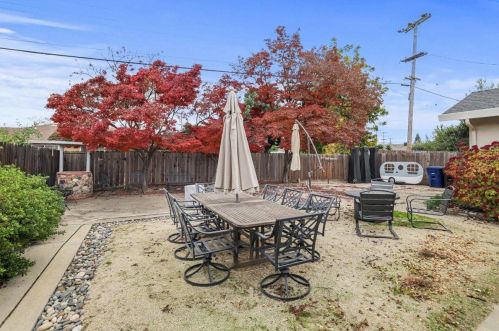 2612 Sunrise Ave, Modesto CA  95350-2437 exterior