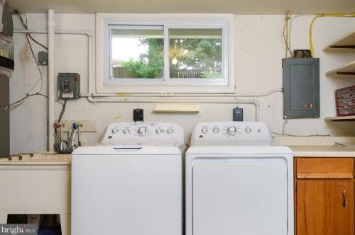 5809 Accomac St, Springfield VA 22150-3819 exterior