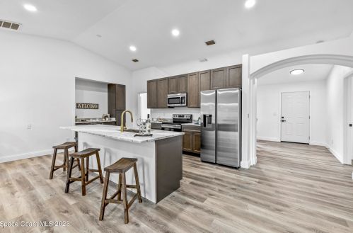 6405 Betty Ave, Cocoa, FL 32927-4207