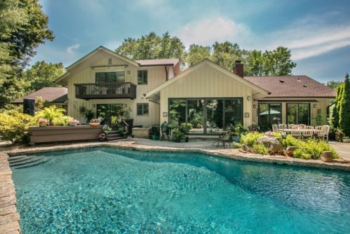 10 Pebble Beach Dr, Purchase, NY 10577-1512