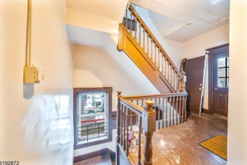 40 Coit St, Irvington, NJ 07111-4244