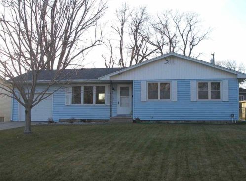4016 Linden Dr, Kearney, NE 68847-2579