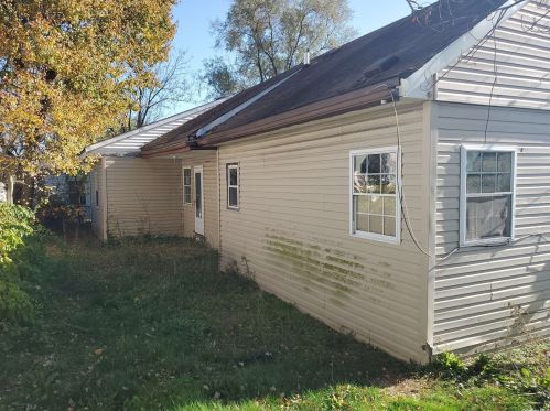 2 Somerset Rd, Amityville NY  11701-2019 exterior