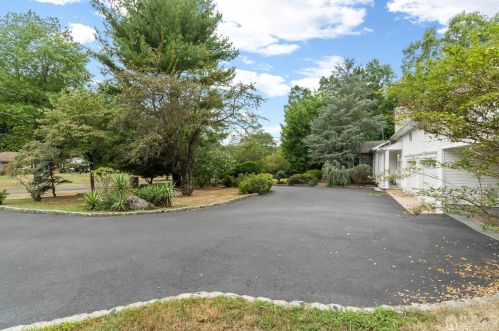 40 Wilson Ave, Morganville NJ  07751-9786 exterior