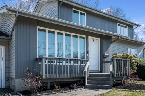10 Overlook Ave, West Paterson NJ  07424-1917 exterior