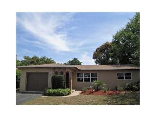 1701 50th Ave, Hollywood FL  33021-4011 exterior