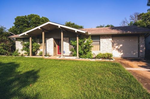 8105 Briarwood Ln, Austin TX  78757-8113 exterior