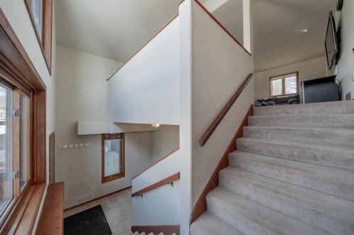 2100 Hillside Ln, Green Bay, WI 54302-4050