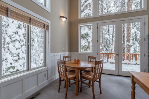 11720 Mougle Ln, Truckee CA  96161-6108 exterior