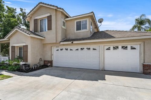 25535 Chisom Ln, Santa Clarita, CA 91381-1634