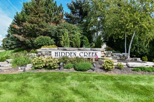 10548 Hidden Creek Dr, Thiensville, WI 53092-8537