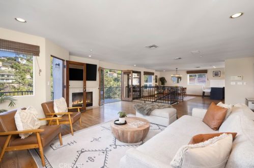 14853 Round Valley Dr, Van Nuys, CA 91403-4637