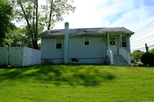 71 Gilchrest Rd, Valley Cottage NY  10989-2115 exterior