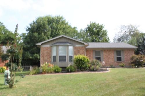 10112 Settlers Crest Ln, Louisville, KY 40299-6816