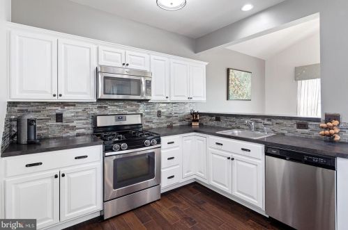 108 Chestnut St, Swedesboro NJ  08085-1201 exterior