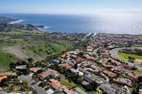 30525 Rhone Dr, Rancho Palos Verdes CA  90275-5742 exterior