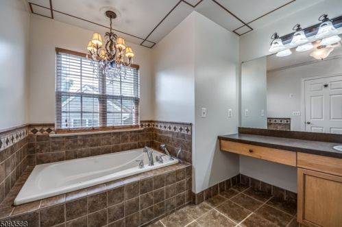 1 Crestview Dr, Hackettstown NJ  07840-5673 exterior