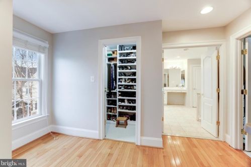 43331 Riverpoint Dr, Leesburg VA 20176-1296 exterior